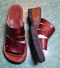 VTG 70's 80's WOOD LEATHER HEEL SANDALS SLIDES SLIP ON TOOLED LEATHER WOMENS 5