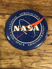 VINTAGE EARLY NASA LOGO 3” PINBACK NATIONAL AERONAUTICS & SPACE ADMINISTRATION