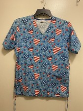 White Swan Womens Patriotic Scrub Scrubs Top Shirt S 40  US Flag Hearts On Blue