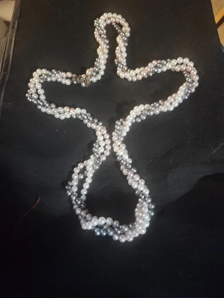 Collar de perlas triple hilo blanco, rosa y gris - 32 pulgadas Foto 2 de 4