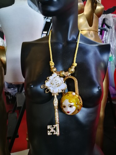 Ladies Jewel Assemblage Necklace Art Nouveau Doll Head Modernist Design Keychain - Picture 9 of 24