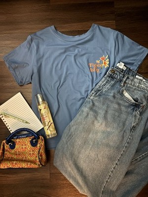Tiger Lily Blue Graphic Floral Print Short Sleeve Men's T-Shirt Size L