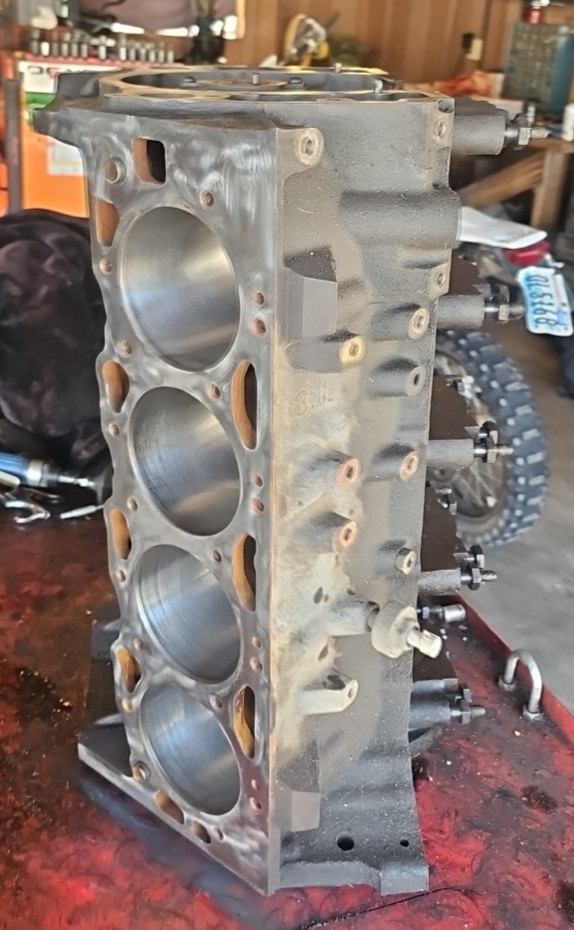 8.1L - 496 GM Big Block Chevy GMC Marine Suburban Engine Block Vortec 2500 3500