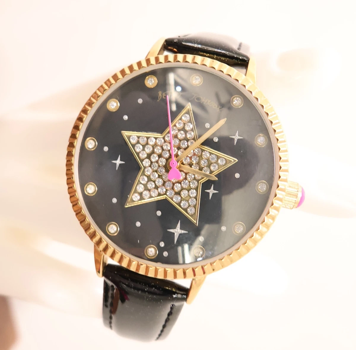 BETSEY JOHNSON \