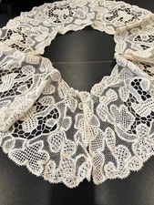 ANTIQUE LACE - CIRCA 1900, LADIES HAND MADE BERTHA COLLAR