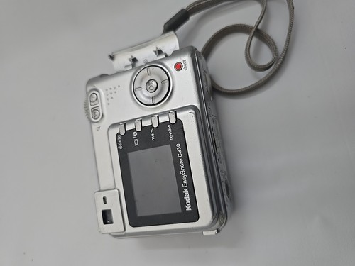 Kodak EasyShare C330 Digital Camera 4.0 Mega Pixels - Picture 5 of 5