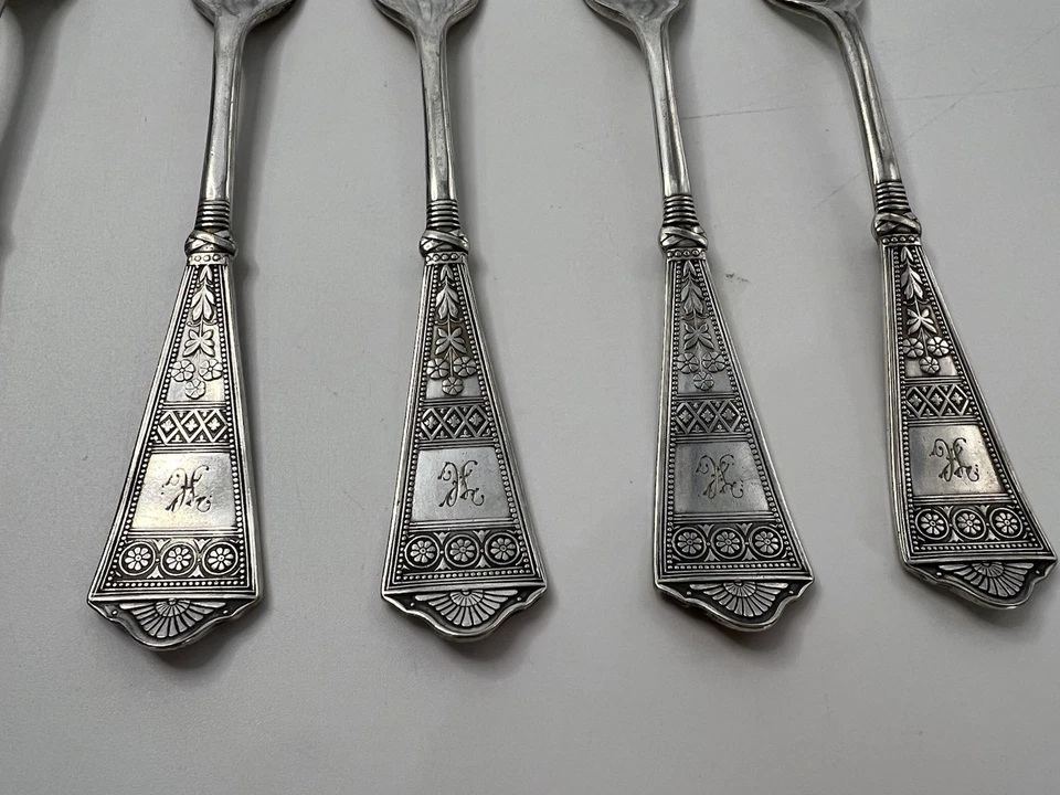 HORQUILLAS DE CENA Rogers Bros 1847 cubiertos plateados laurel c1878 lote de 8 Foto 4 de 4