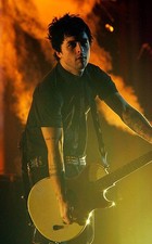 Billie Joe Armstrong of Green Day performs at rehearsals for this - Old Photo 4