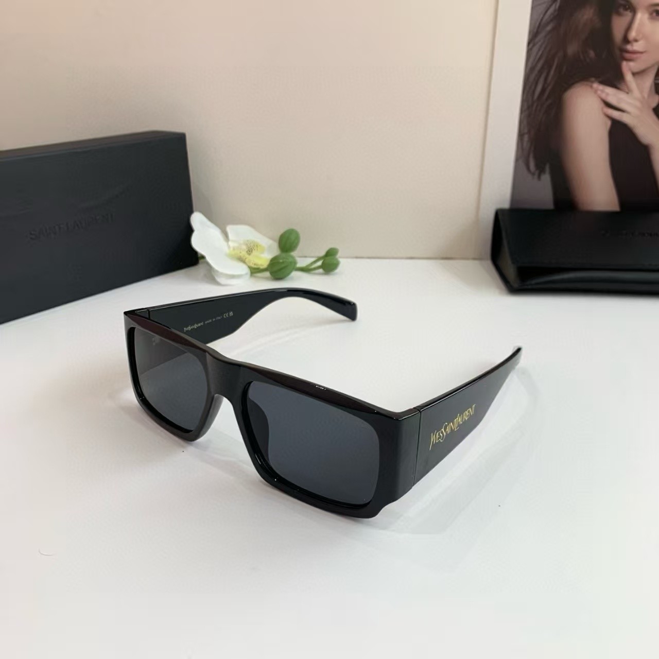 Saint Laurent Fashion Square Frame Sunglasses thumbnail 3