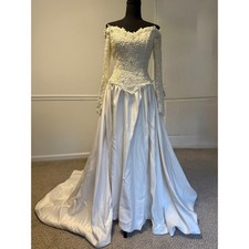 Vintage 80s Wedding Dress bride XS/ S Lace embroidery Satin chapel Train Pallas