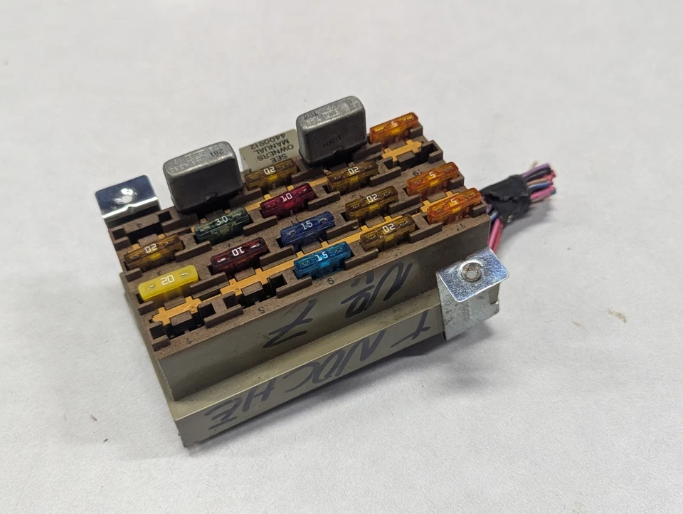 Dodge Ram Van 250 1993 caja de fusibles B150 bloque de fusibles 80-93 92 91 90 89 88 87 94-97 Foto 4 de 4