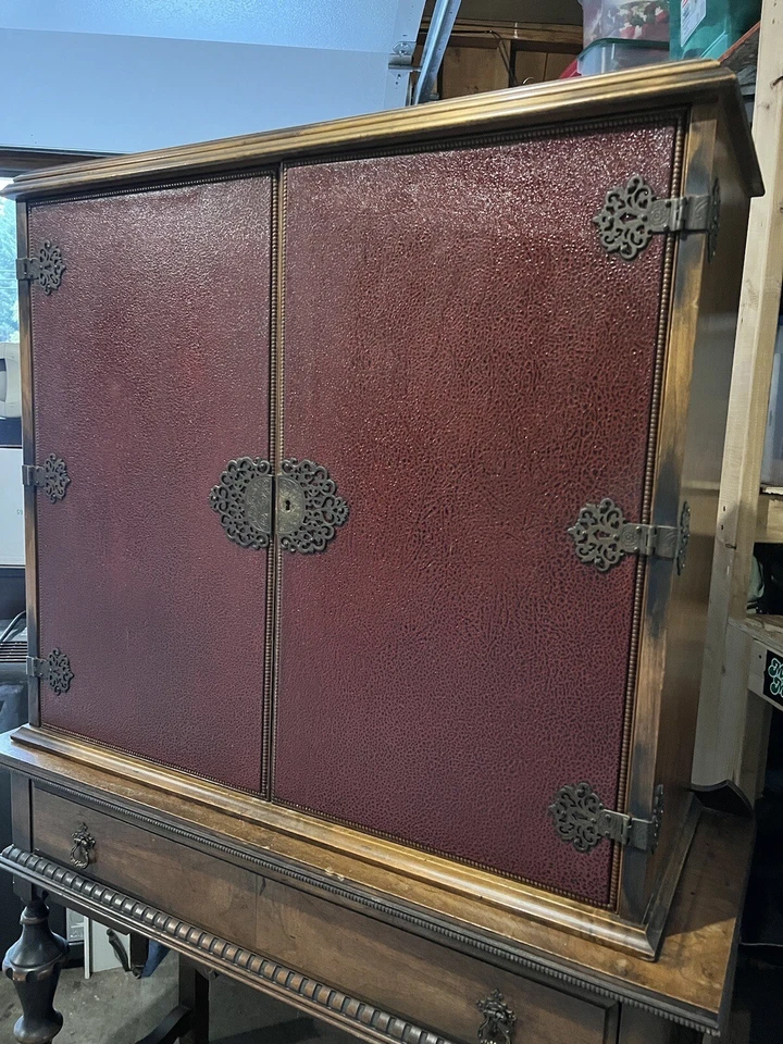 Antiguo gabinete de oficina con cerradura frontal de cuero rojo de fabricación Carman años 50 60 Foto 3 de 4