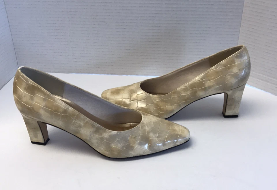 Life-stride Womens Size 9.5AA Yellow Sunbeam Faux Patent Embossed Pump Heels - Image 2 of 4