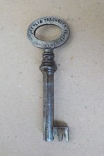 Jolie clé Wetli & Trachsler Ameublements Berne, armoire, bibliothèque, etc...