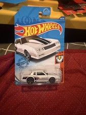 Hot Wheels Muscle Mania 1986 Chevy Monte Carlo SS 1:64 White Unopened
