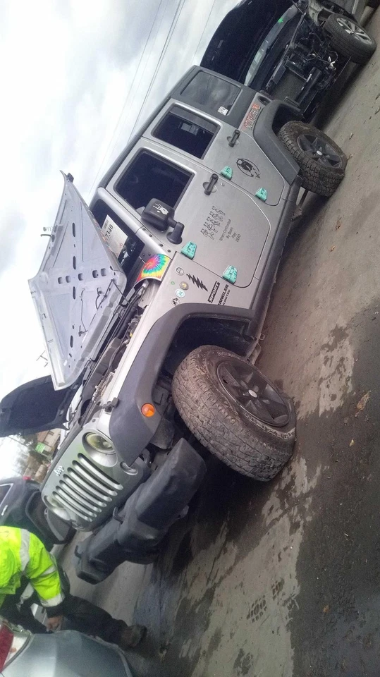 2015 JEEP WRANGLER Speedometer Gauge OEM Grey 146K Miles NJ25-22108-553901 - Image 4 of 4