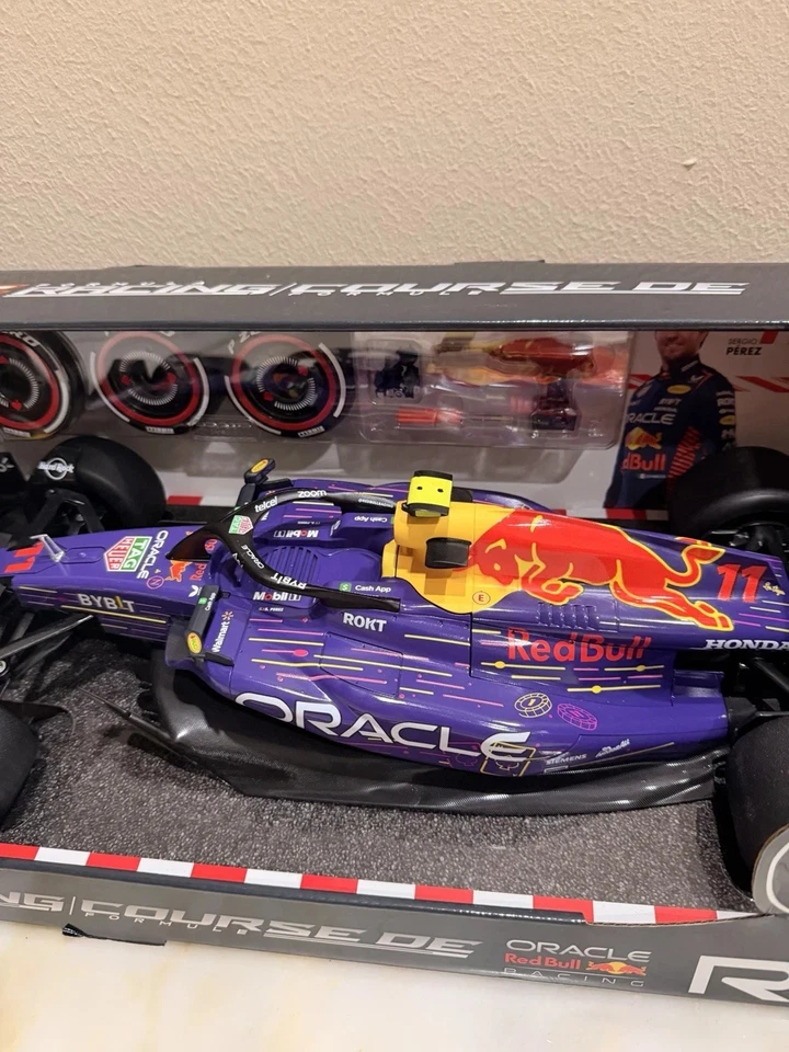 Maisto Red Bull Racing RB19 Sergio Pérez #11 - 1:10 RC Car - Vegas - F1 - NEW - Image 3 of 4