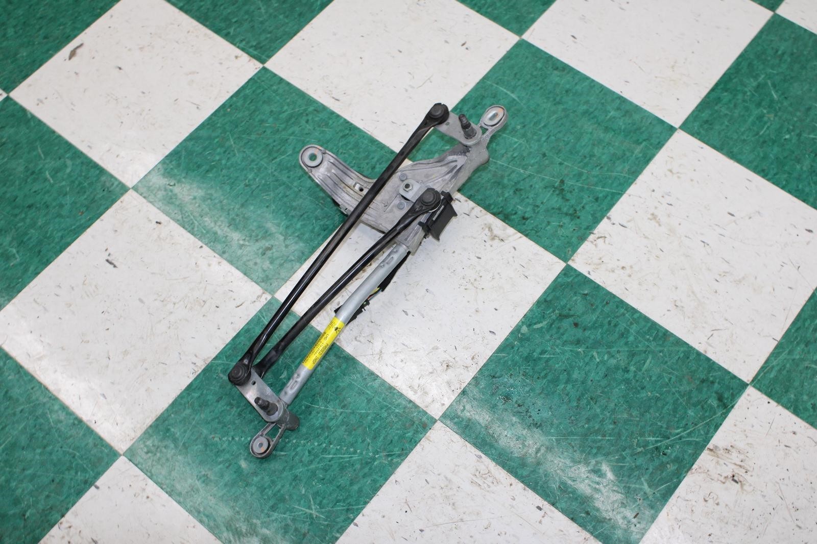 Maserati Ghibli 2014-2022 Front Windshield wiper motor