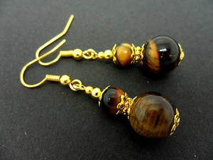 Authentic A PAIR OF TIGERS EYE GOLD PLATED DROP DANGLY EARRINGS. .