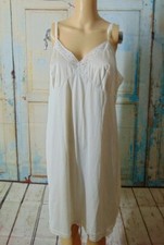 VANITY FAIR VTG WHITE SLIPPERY NYLON MEGA-LACY STRETCH STRAPS FULL SLIP 42/22 