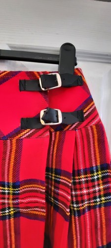 Unbranded Red Kilt Size 32 ladies shorter 20in length punk ect - Picture 4 of 8