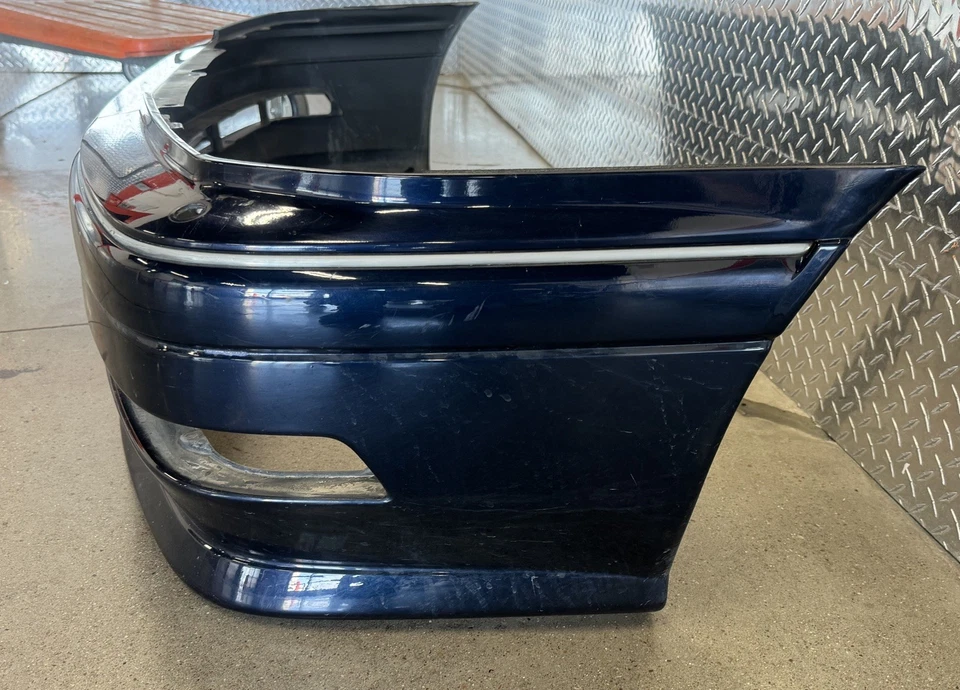 Toyota Crown 1996 fabricante original JZS151/JZS155 parachoques delantero 8L4 código de pintura Foto 3 de 4