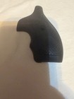 SMITH & WESSON J FRAME ROUND BUTT FACTORY RUBBER GRIPS 38/357 — photo 6