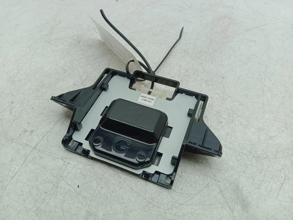 TOYOTA COROLLA GPS ANTENNA AMPLIFIER SENSOR 8686002080 MK12 2018 - 2025 - Image 2 of 4