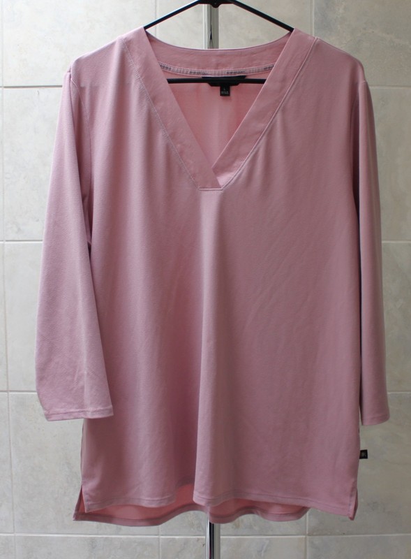 Banana Republic sz L (chest 44") Mauvelous Pink Stretch Poly 3/4 Slv V-neck Top