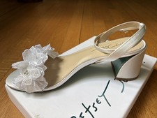 Betsy Johnson 3D Floral Sculpted Block Heels