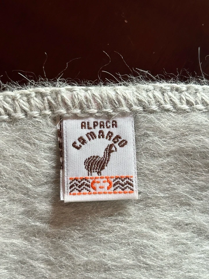 Light Gray Soft Alpaca Camargo Fringed Scarf/Wrap Peru - Image 4 of 4