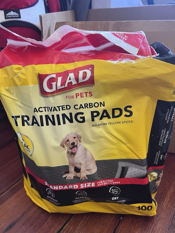 Glad for Pets 23" x 23"Activated Carbon Training Pads - Black (100 Pcs)