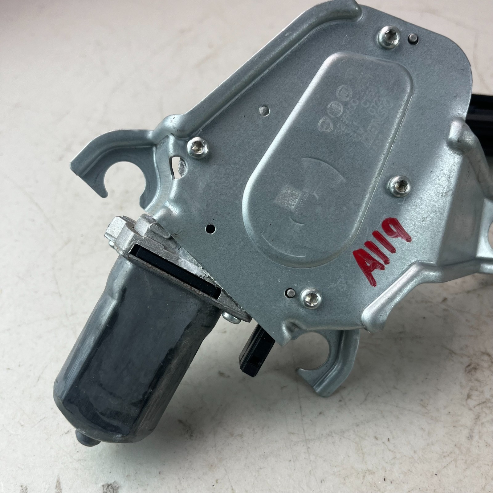 Maserati Levante 2017-2020 REAR Windshield wiper motor
