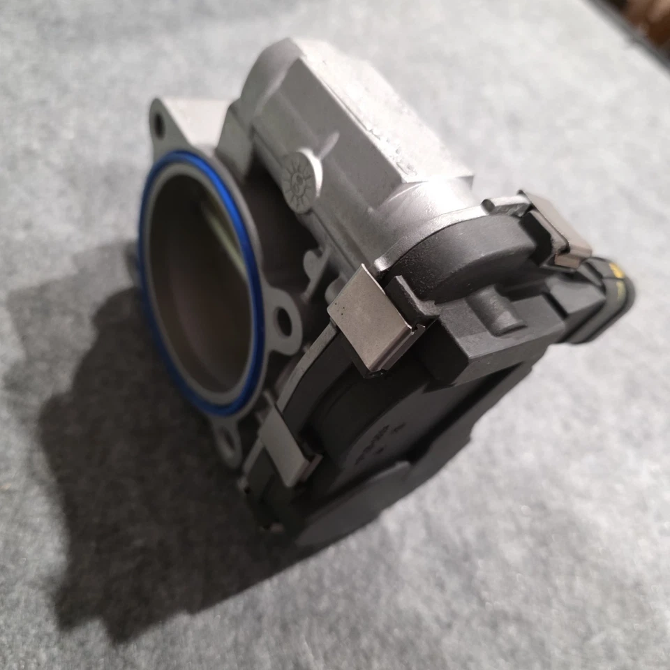 Se adapta a Audi A4 Quattro Volkswagen Passat 1.8L 2000-2006 carrocería del acelerador 06B133062M Foto 4 de 4