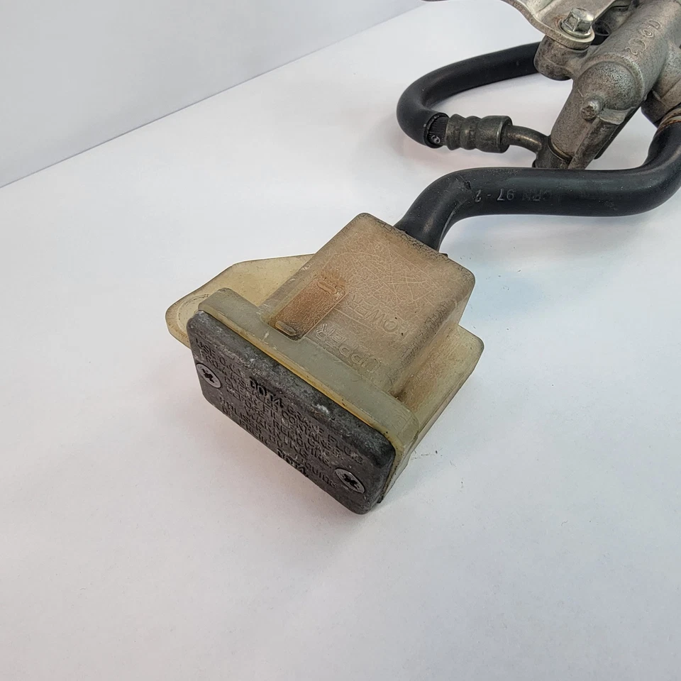 Protector curativo línea cilindro maestro freno trasero Suzuki GSXR750 1997-2002 FABRICANTE DE EQUIPOS ORIGINALES Foto 3 de 4