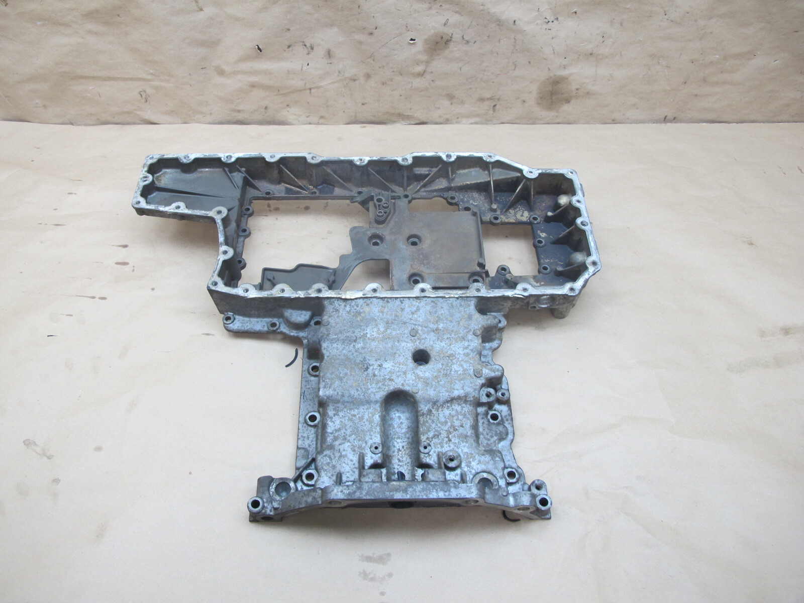 2006-2012 BENTLEY CONTINENTAL FLYING SPUR 6.0L ENGINE MOTOR UPPER OIL PAN