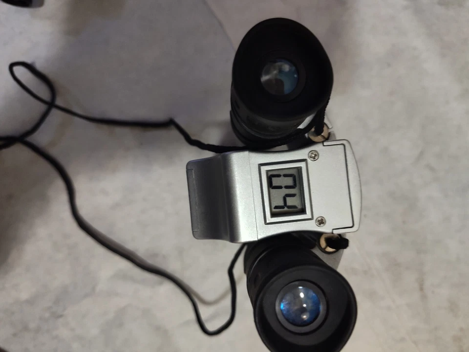 Vivitar Digital 10 x 25 Camera Binocular 303 Ft at 1000 Yds - Image 3 of 4