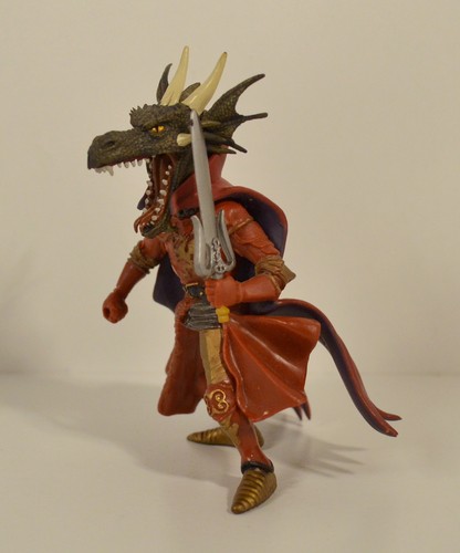 Figura de acción Warrior 2005 con cabeza de dragón 4" de PVC Papo - Imagen 2 de 4