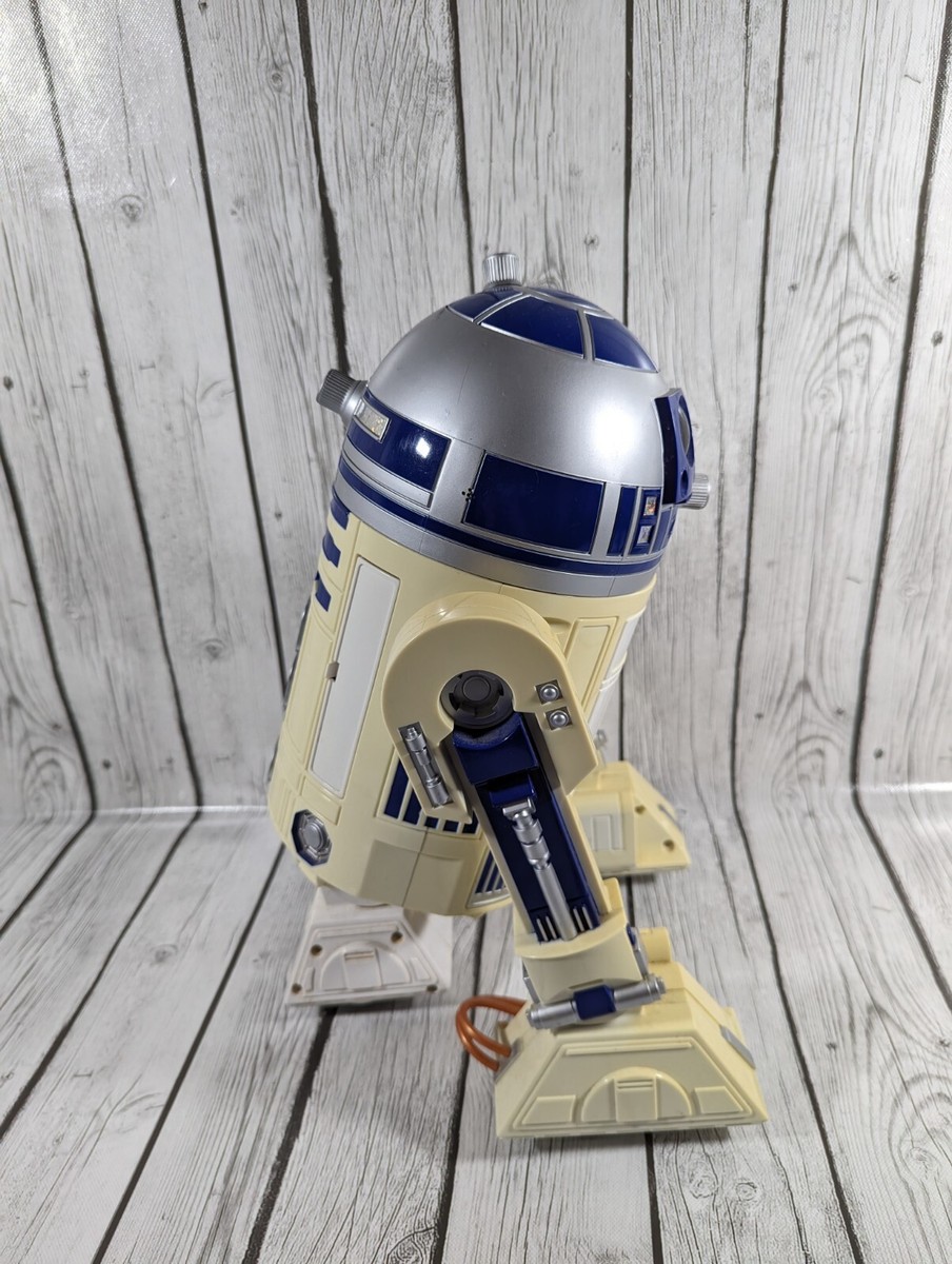 Hasbro Star Wars 2002 Voice Activated R2-D2 INTERACTIVE ASTROMECH
