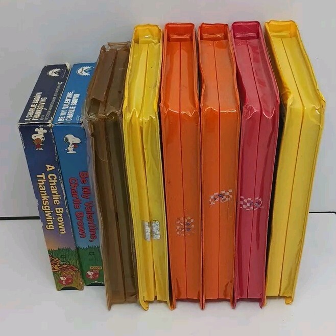 Charlie Brown Peanuts Classic Vhs Lot 8 Valentines Thanksgiving Easter