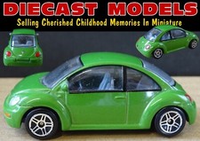 LIME GREEN VW 'NEW' BEETLE 2001; LOVELY 1/60 SCALE DIECAST COLLECTABLE MODEL CAR