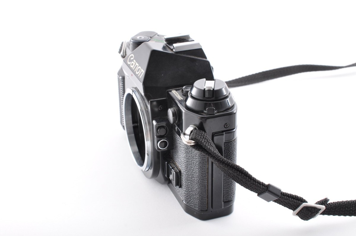 Canon AE-1 Program Black / Lens New FD 35-70mm f/3.5-4.5 Exc