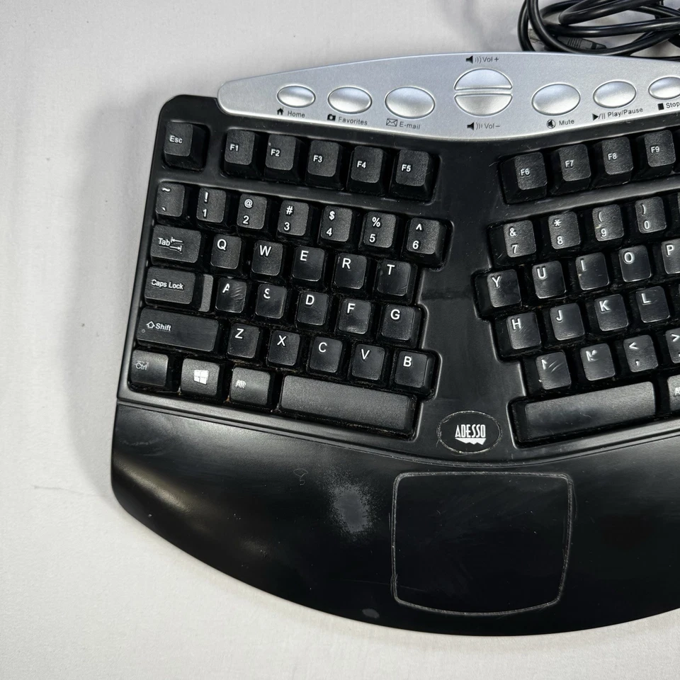 Adesso PCK-208B Ergonomic Wired USB Keyboard - Tested - Image 2 of 4