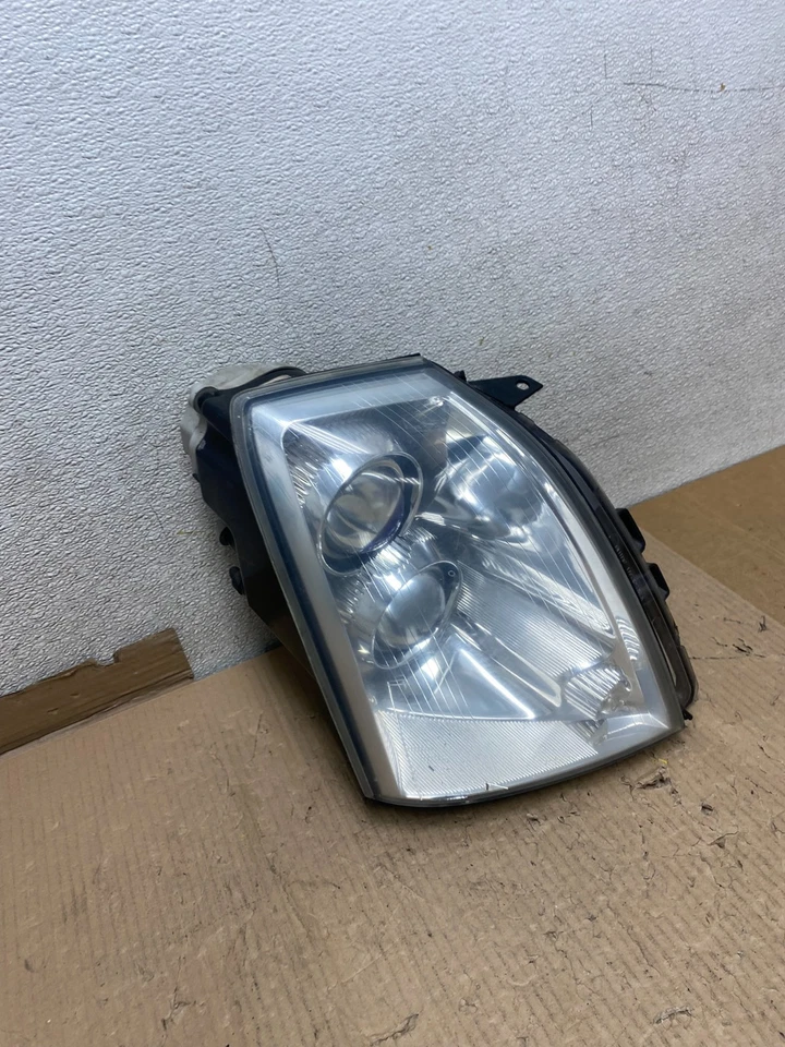 Faro de xenón lateral derecho pasajero Cadillac STS 2005-2011 OEM U2753 DW Foto 3 de 4