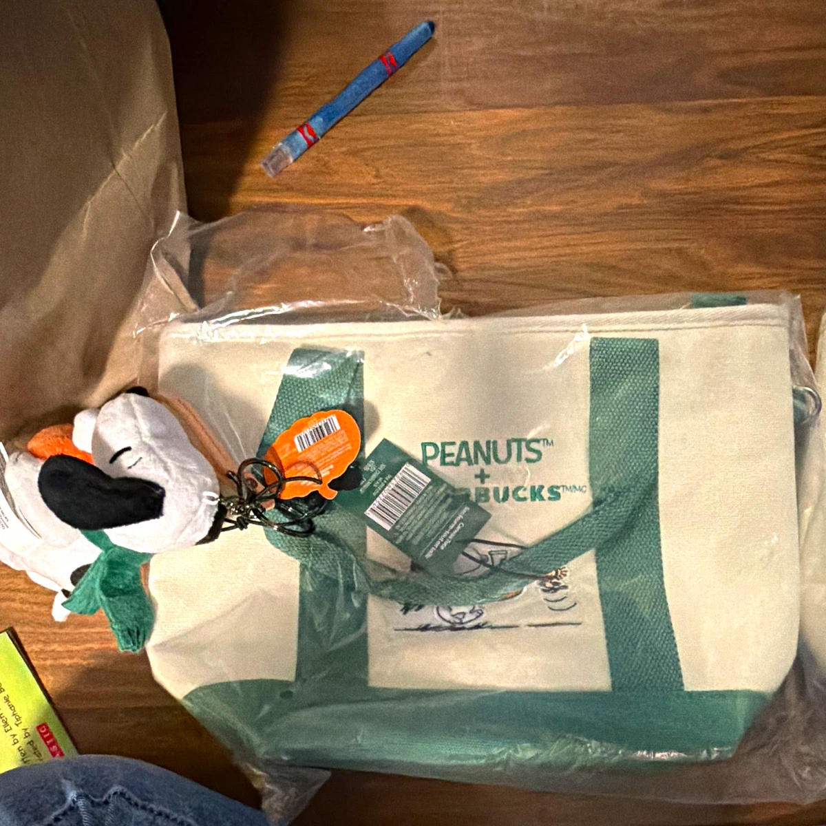 PEANUTS + STARBUCKS Tote with charm