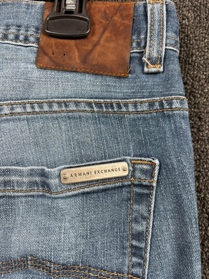 Pantalones de mezclilla Armani Exchange para hombre 33 cortos azules lavado claro pierna recta hechos en EE. UU. Foto 4 de 4