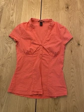H&M Salmon Pink Stripe Blouse Size 12 Womens Fitted V- Neck Cap Sleeve