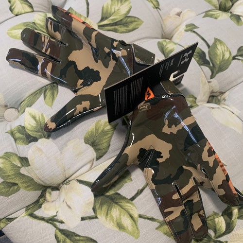 NEW Under Armour Grip F8 Football Gloves LOCK IN Camo Brown Youth L 1370846 - Picture 3 of 5