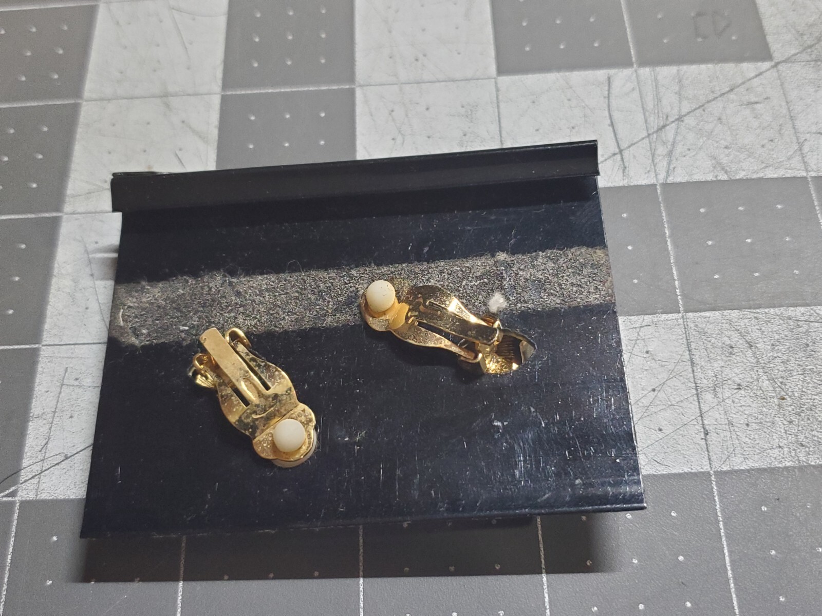 VTG KJL KENNETH J LANE Rose Enamel Clip Earrings - image 2