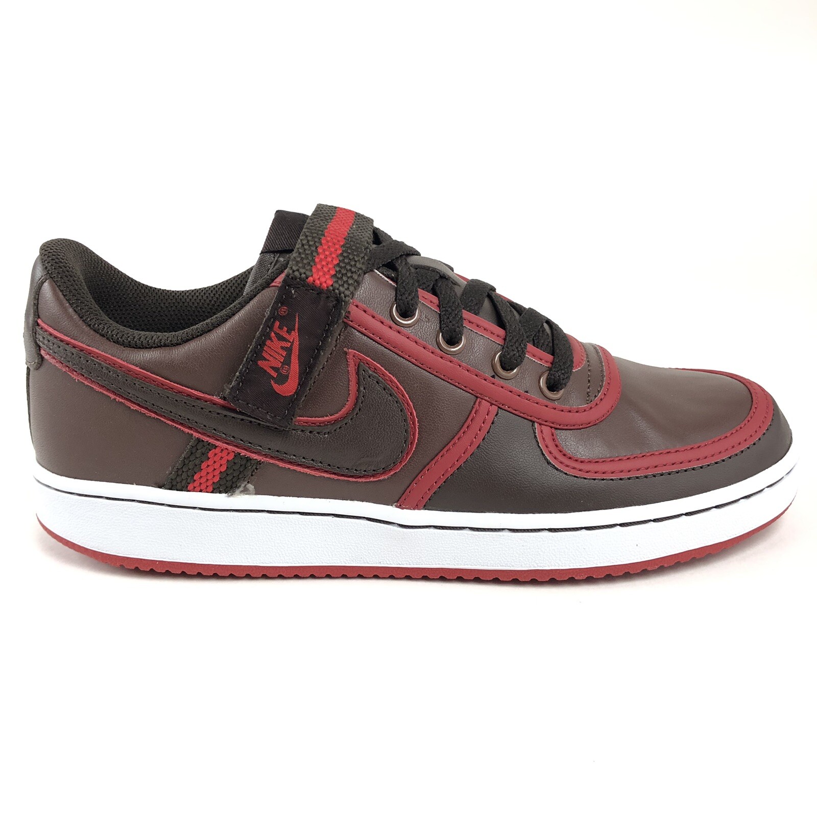 women's nike sneakers with velcro straps